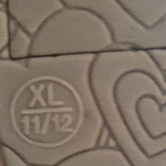 Slippers - Picture 2 of 2